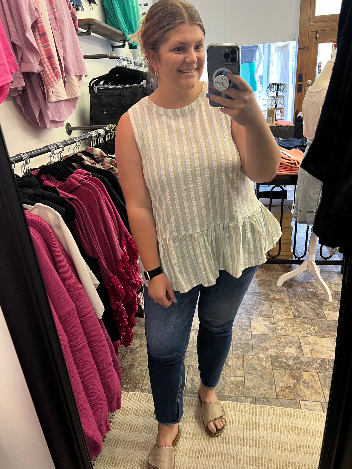 We love a good tank to quickly elevate an outfit. Throw this on with denim and some sandals or pair with some navy dress pants for an easy work look! Super flowy and