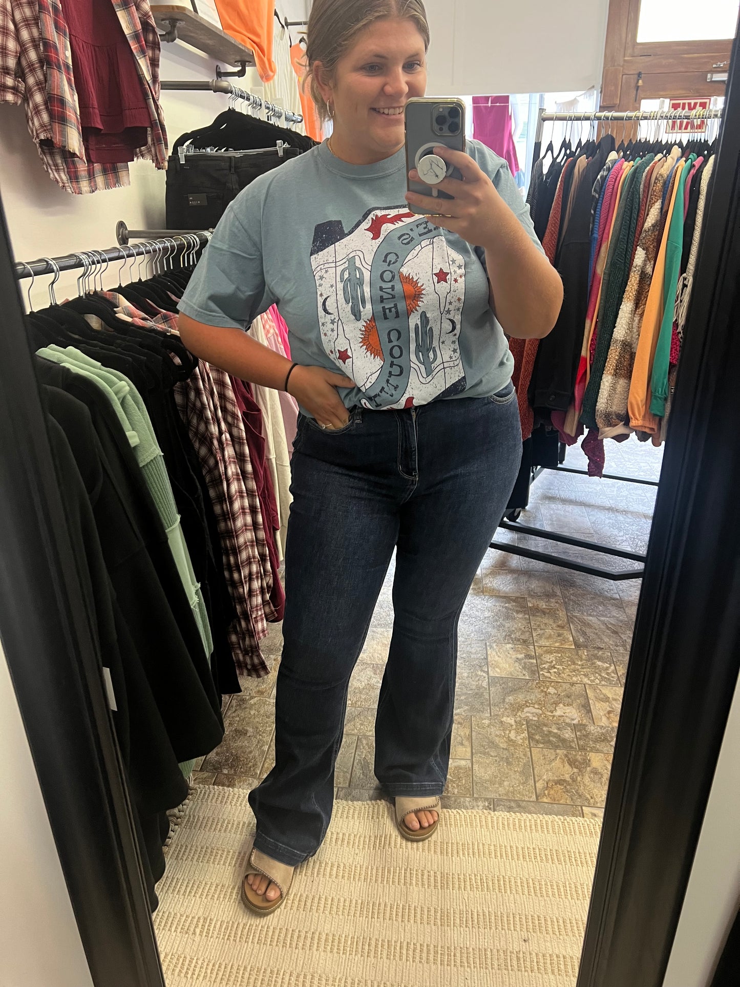 I am loving the classic flare jean look of these jeans! They are a perfect dark wash to carry into fall and winter and are work friendly with no distressing! 
Inseam