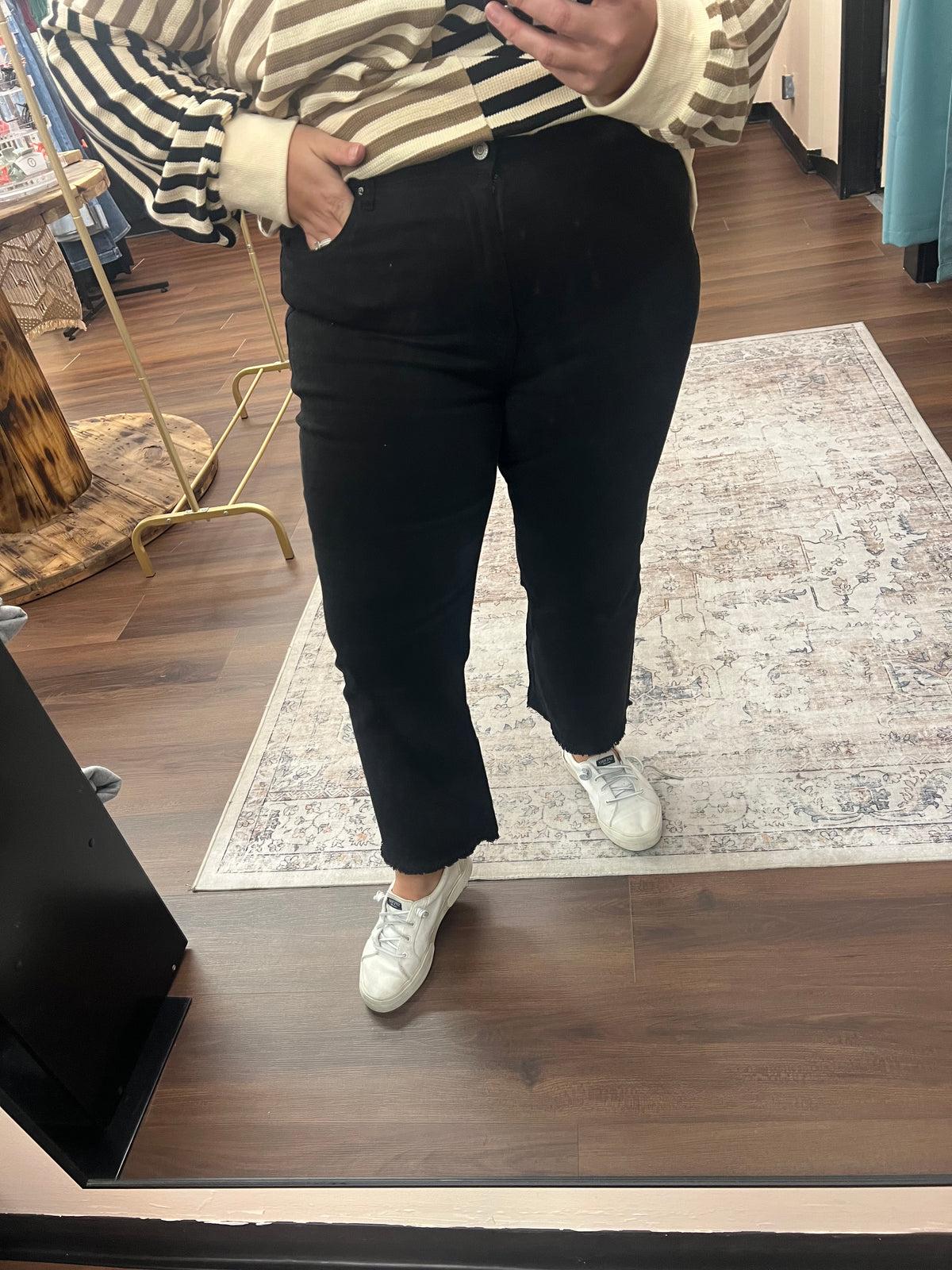 Bootcut Cropped Pant - Black
